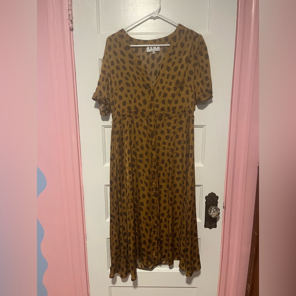 LEV apparel size large midi dress button down with belt